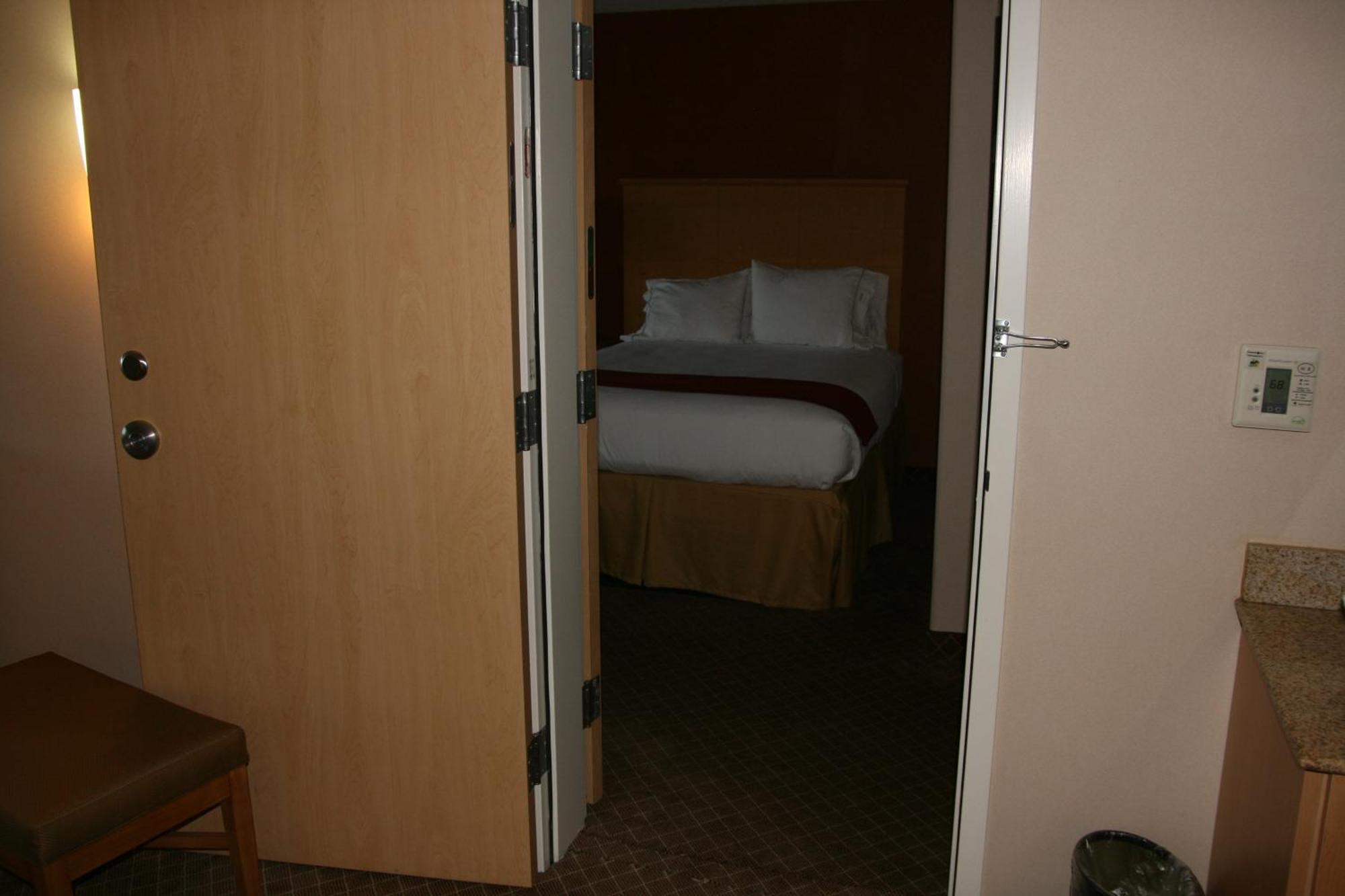Holiday Inn Express Stockton Southeast By Ihg Exterior foto